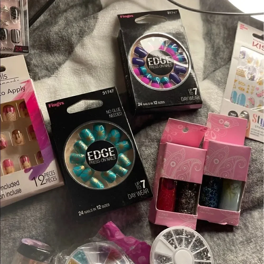 Huge lot faux fake nails, nail art nail dipping acrylic see all pictures